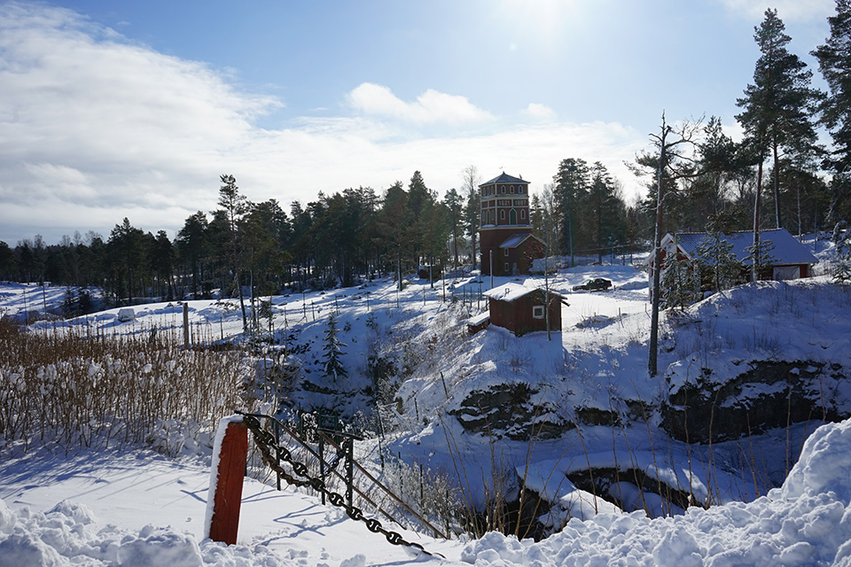 Foto taget från Drottning Christinas schakt över Knektschaktet och ett vintrigt landskap.